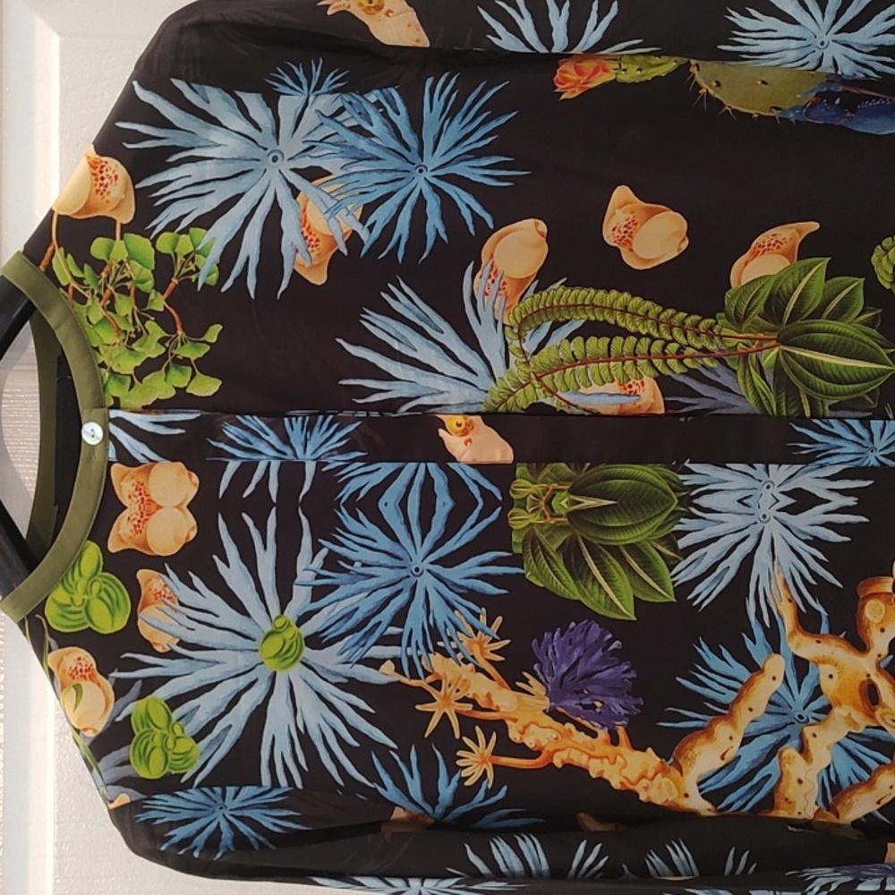 Love Benetti silk NWT - Picture 2 of 12